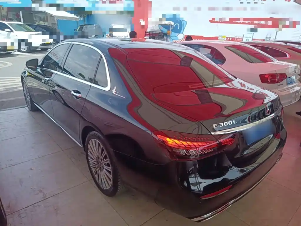 MERCEDES-BENZ E-CLASS
