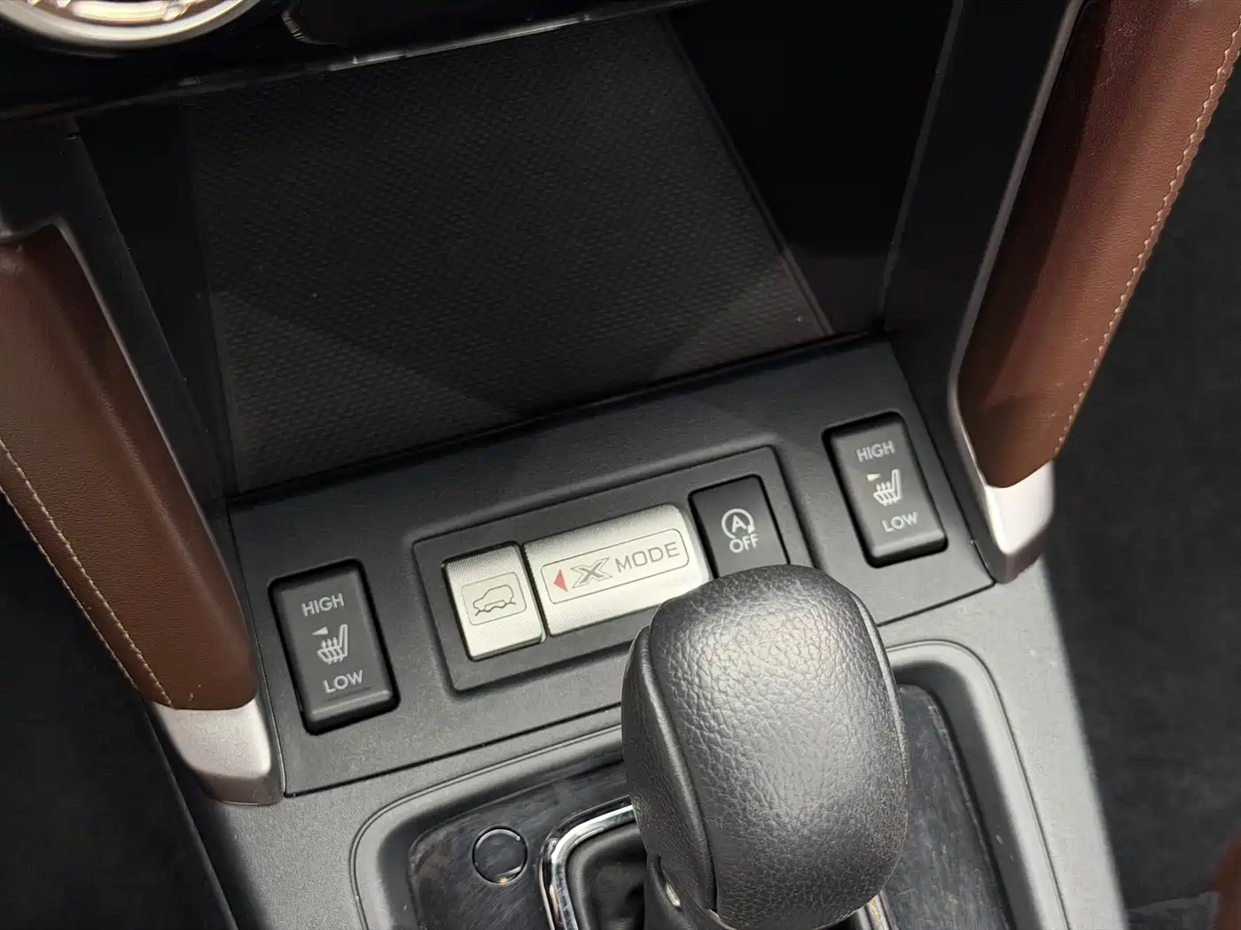 Subaru Forester 2017 2.5i Luxury Special Edition фото 14