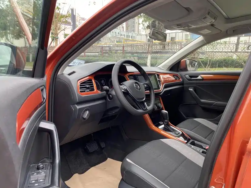 Volkswagen T-ROC 2018 230TSI DSG 2WD Progressive China V фото 6