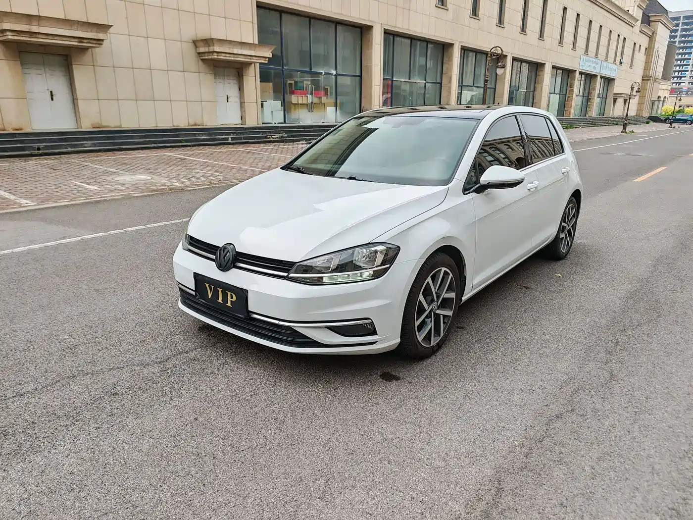 Volkswagen Golf 2020 Beloved Edition 280TSI DSG Comfort фото 2