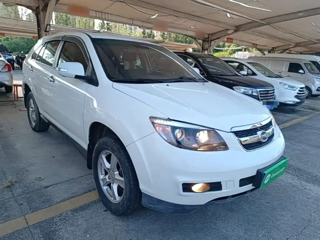 BYD S6 2014 2014 Model 1.5TI Manual Luxury 5-Seater