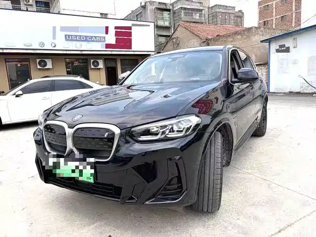 BMW iX3 2024 Leading Edition