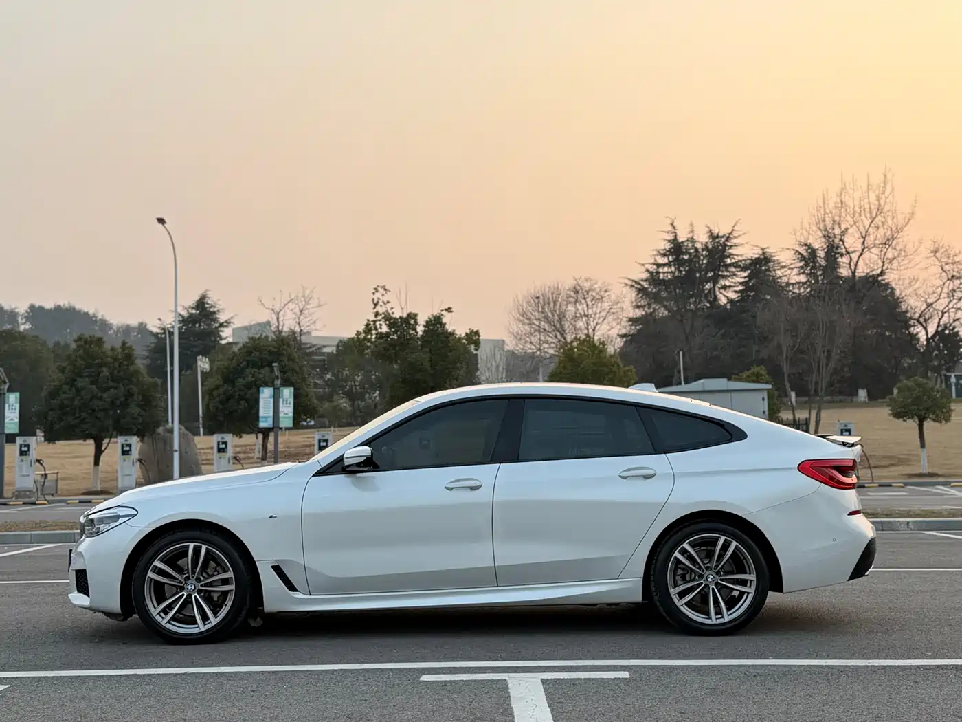 BMW 6 Series GT 2019 630i M Sport Package фото 4