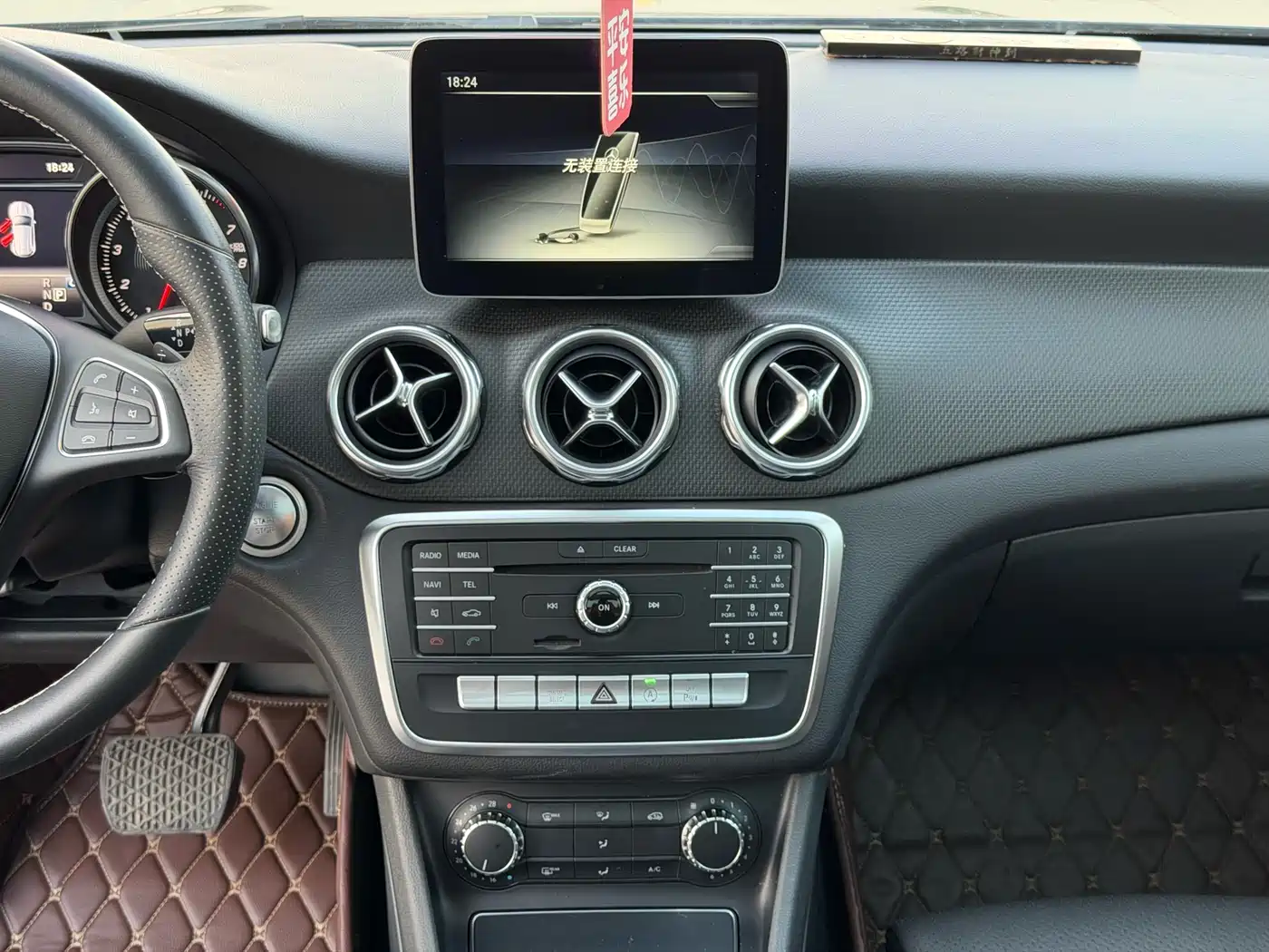 Mercedes-Benz GLA 2017 GLA 200 Dynamic фото 13