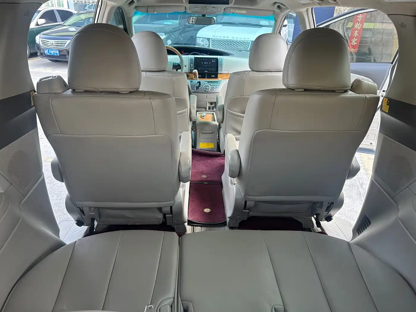 Toyota Previa фото 11