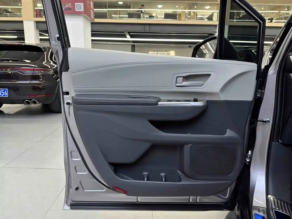 Toyota Sienna 2021 2.5L Hybrid Comfort Edition фото 15