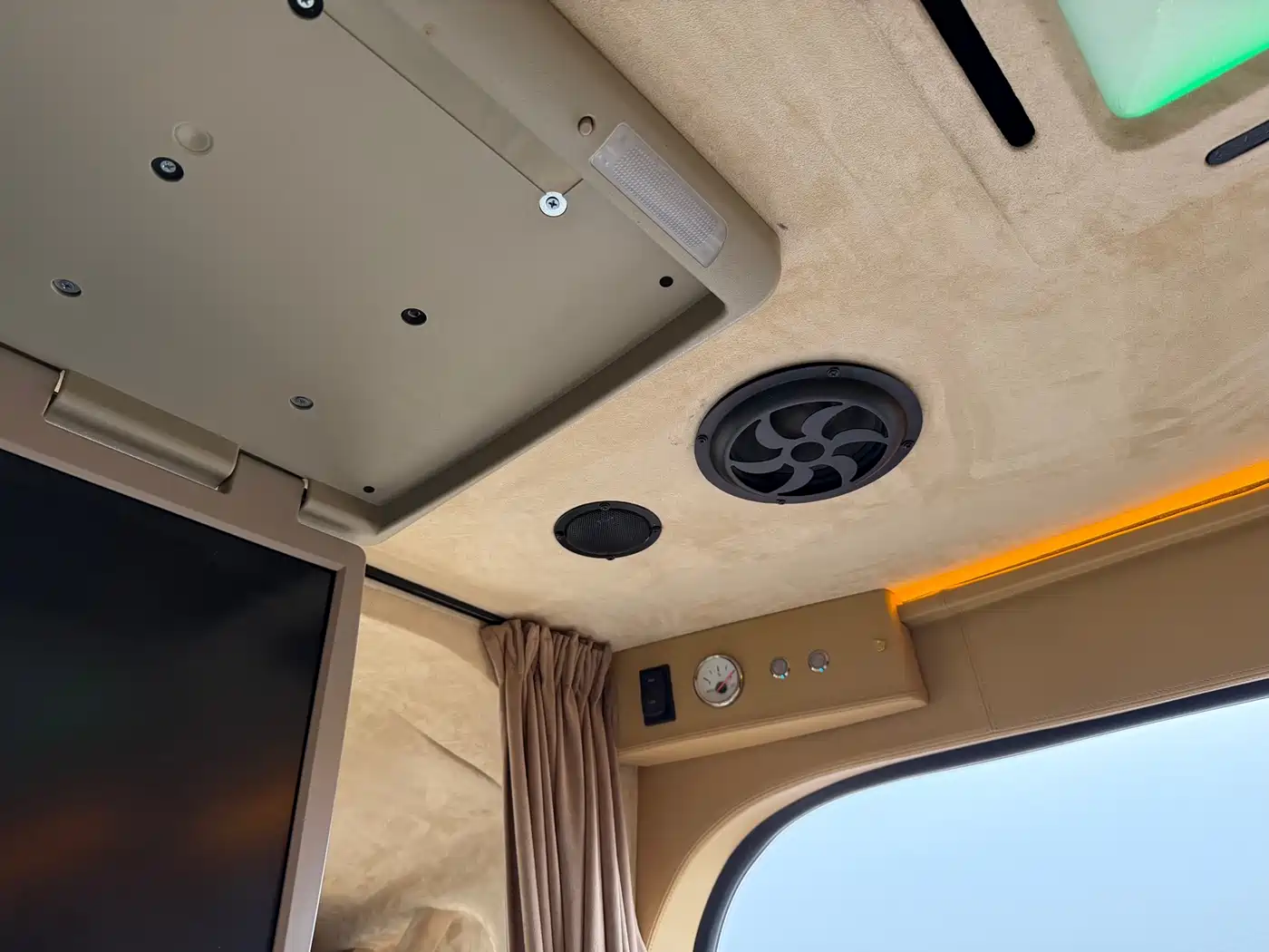 SAIC MAXUS XINTU V90