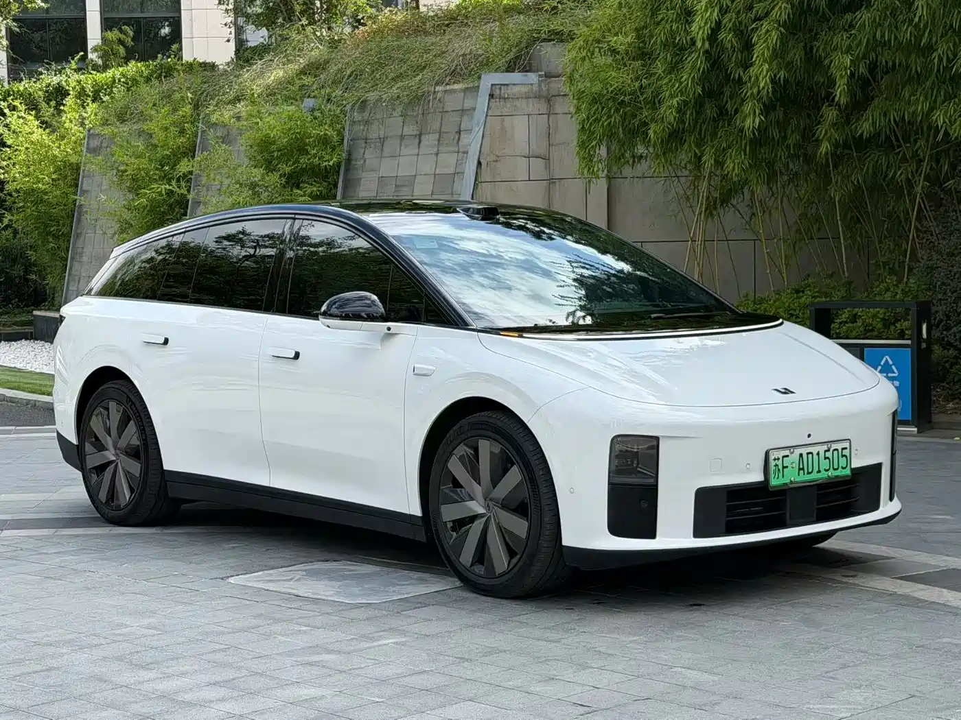 Li Auto i6 2025 2025 4WD Base Model
