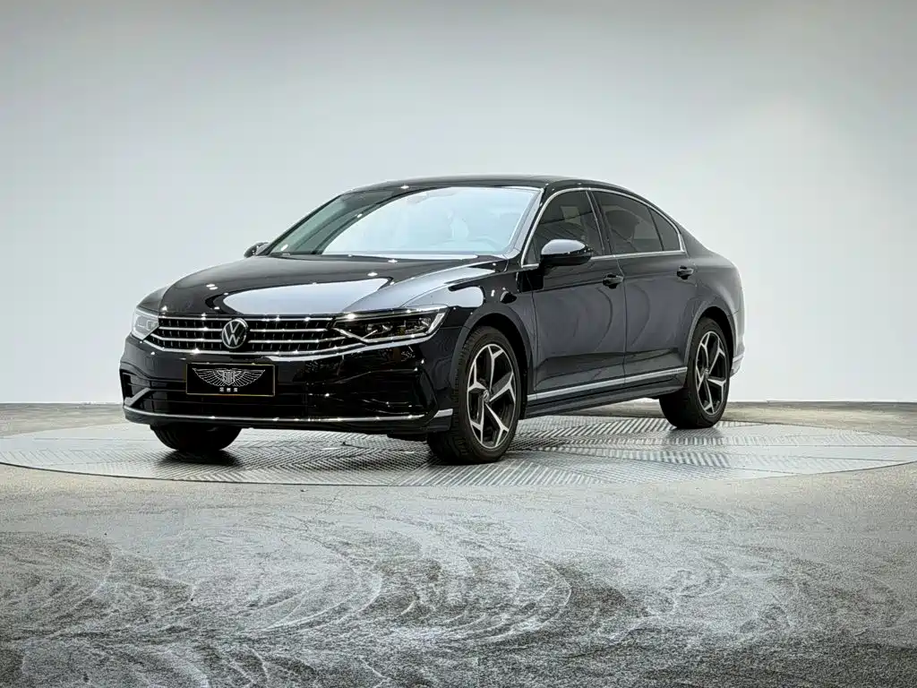 Photo 1 - Volkswagen Magotan