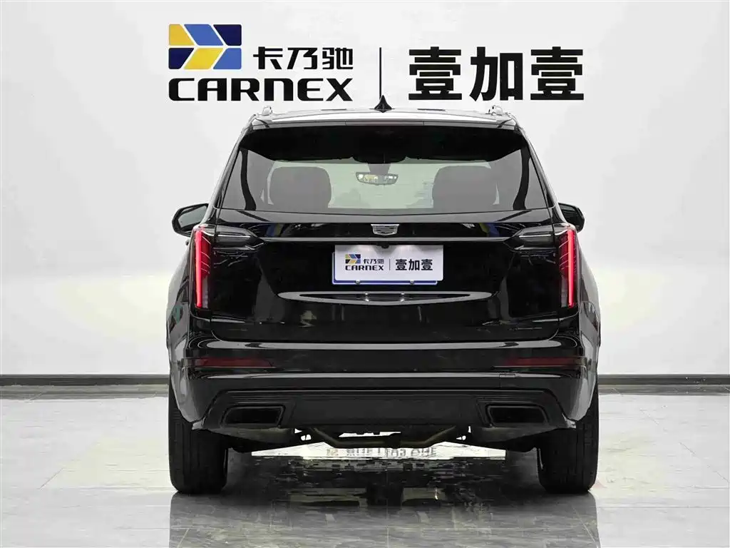 CADILLAC XT6
