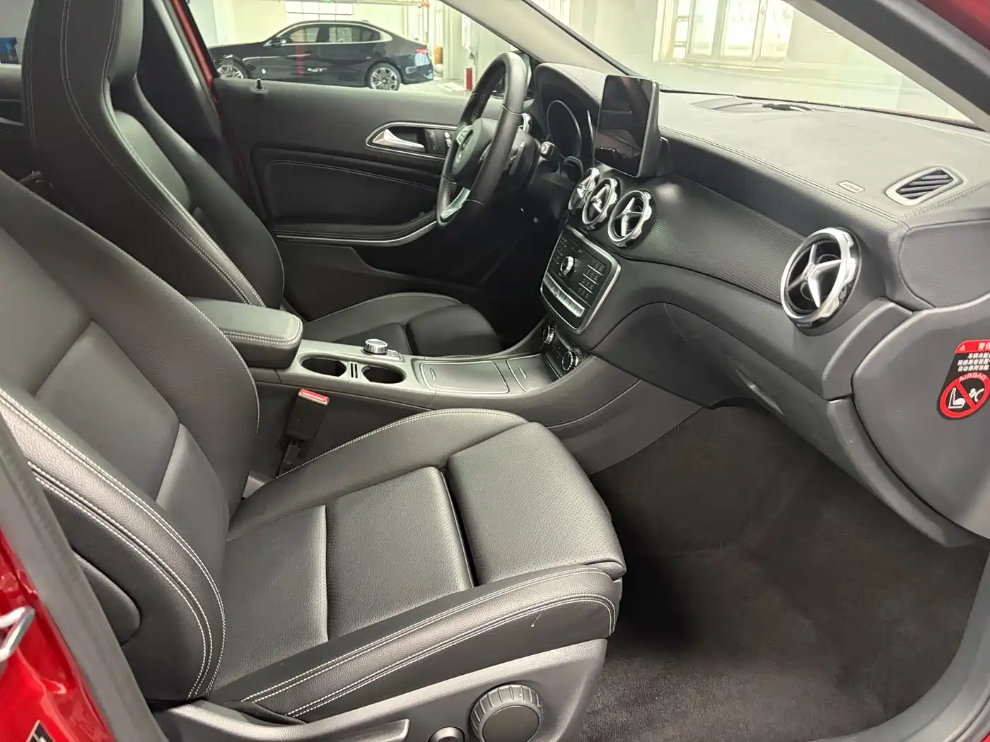 Mercedes-Benz GLA 2018 GLA 220 4MATIC Sport фото 12