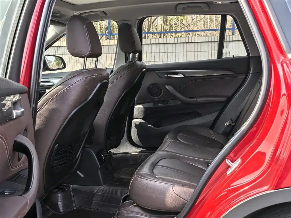 BMW X1 2019 sDrive18Li Premium Model фото 18