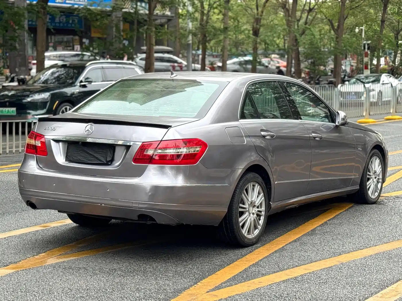 Mercedes-Benz E-Class (Import) 2010 E 260 CGI Fashion фото 21