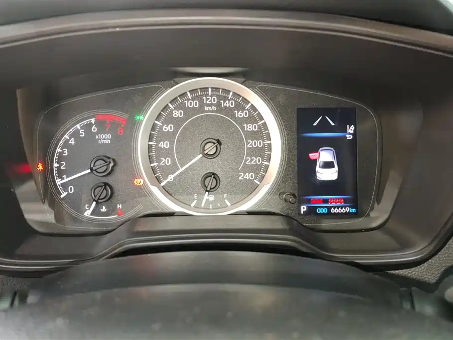 Toyota Corolla 2021 1.2T S-CVT Elite PLUS Edition фото 14