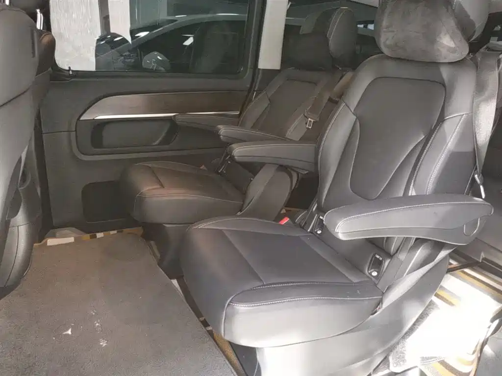 Mercedes-Benz V-Class 2022 V 260 Pilot Edition фото 17