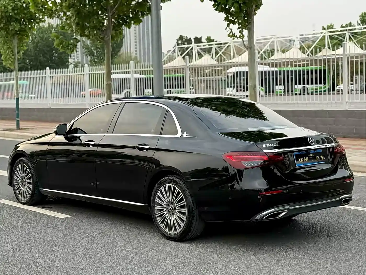Mercedes-Benz E-Class 2021 E 300 L Fashion фото 16