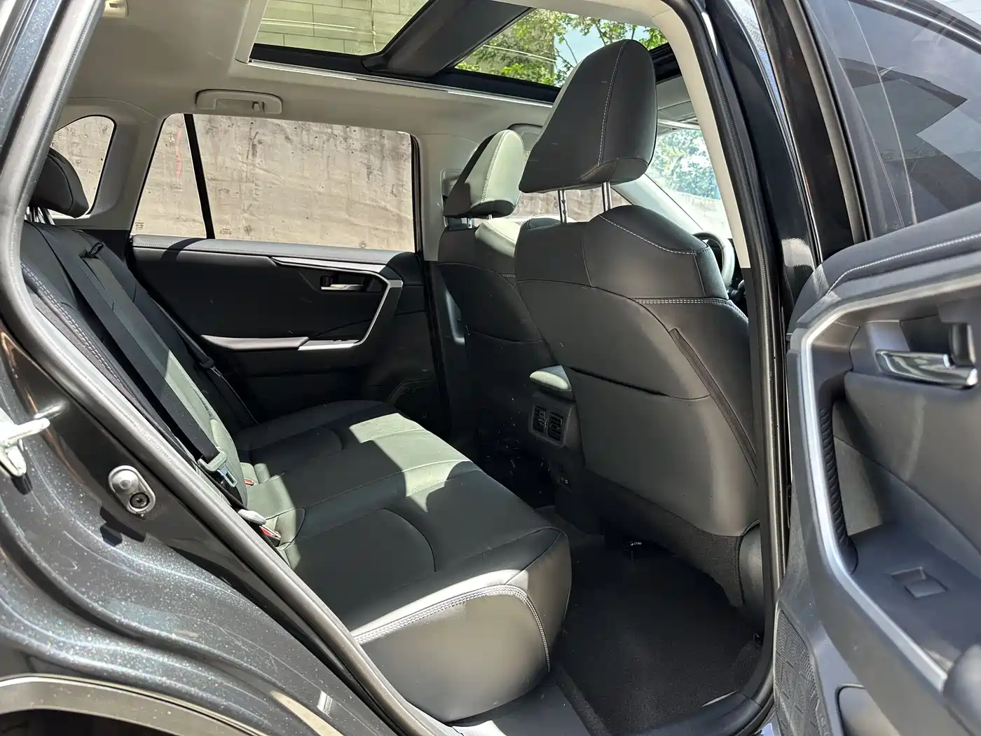 Toyota RAV4 Rongfang 2023 2.0L CVT FWD Style Plus Edition фото 10