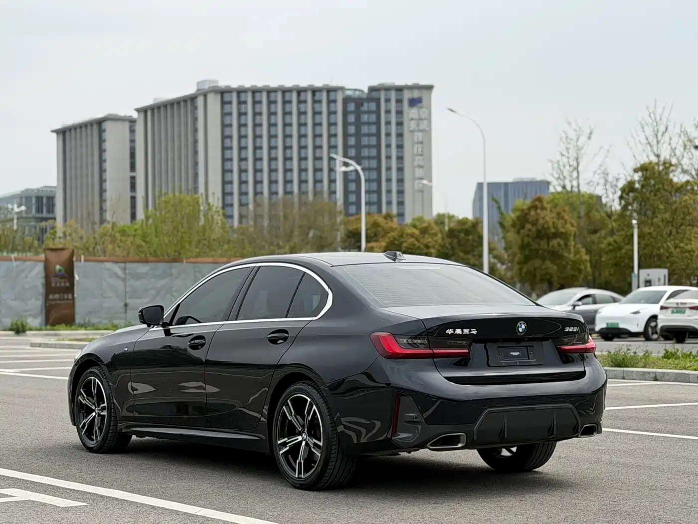 BMW 3 Series 2023 325i M Sport Package фото 18