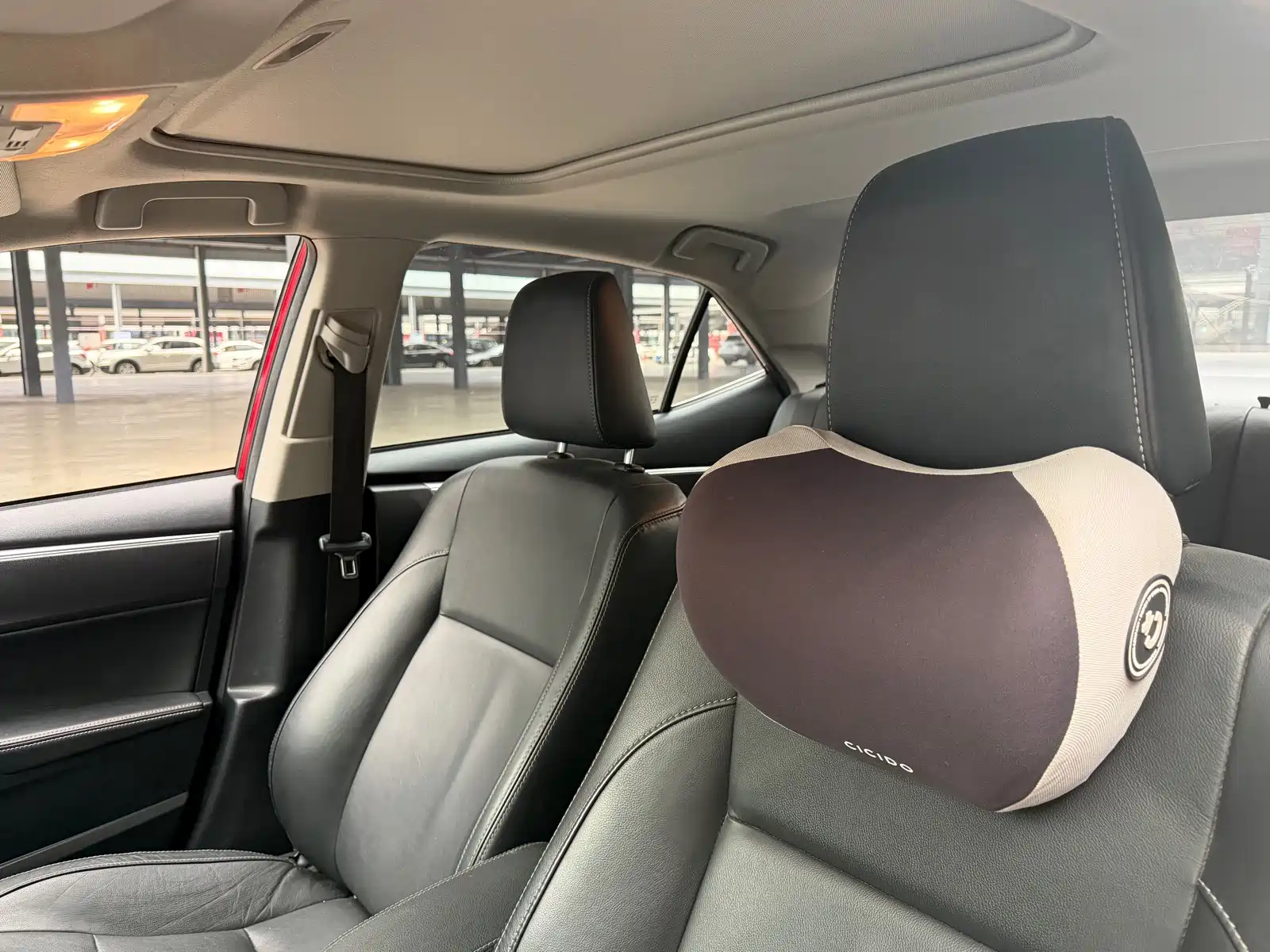 Photo 10 - Toyota Corolla