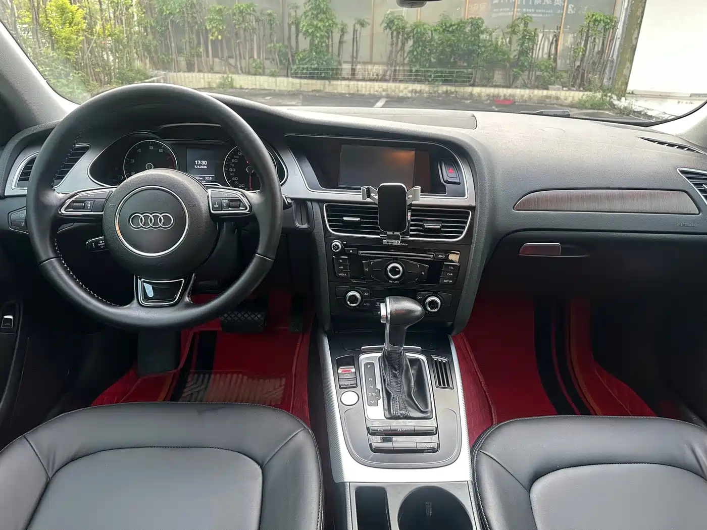 Фото 5 - Audi A4L