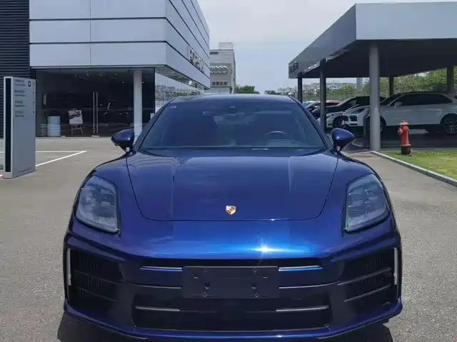 PORSCHE PANAMERA 2024
