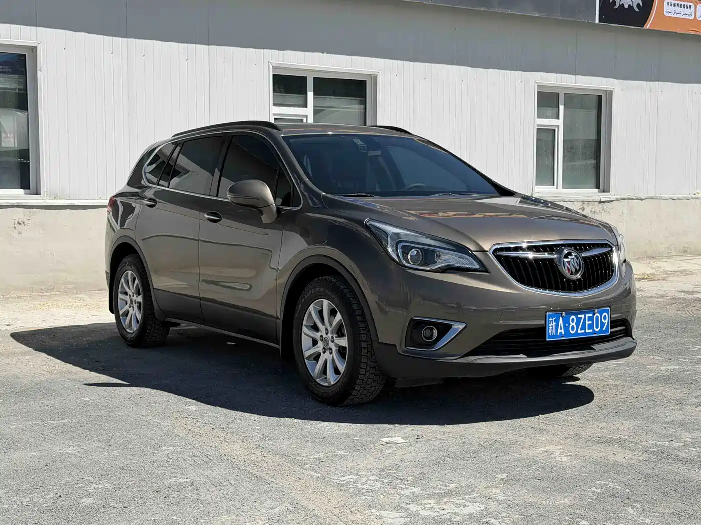 Buick Envision Plus 2018 20T 2WD Leading фото 3