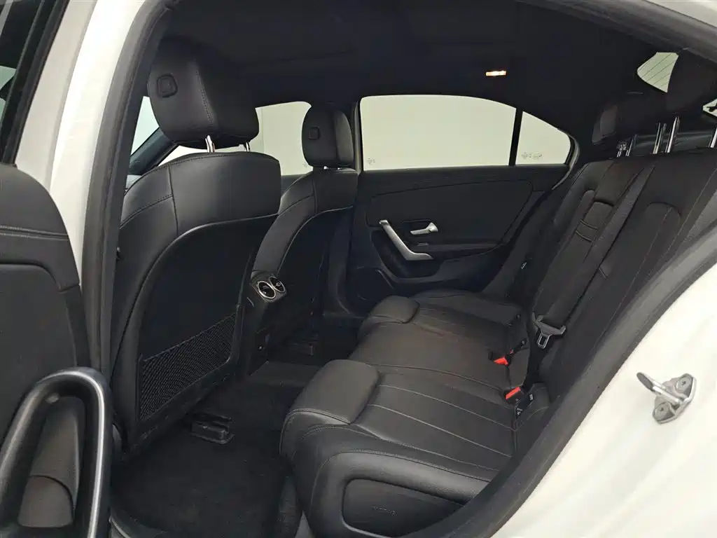Mercedes-Benz A-Class 2023 A 200 L Dynamic фото 12