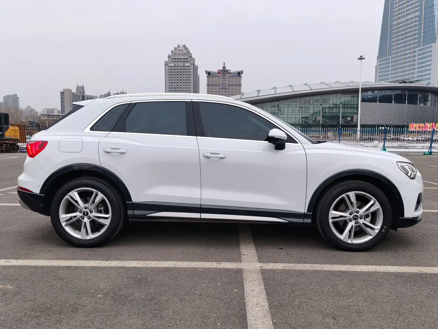 AUDI Q3
