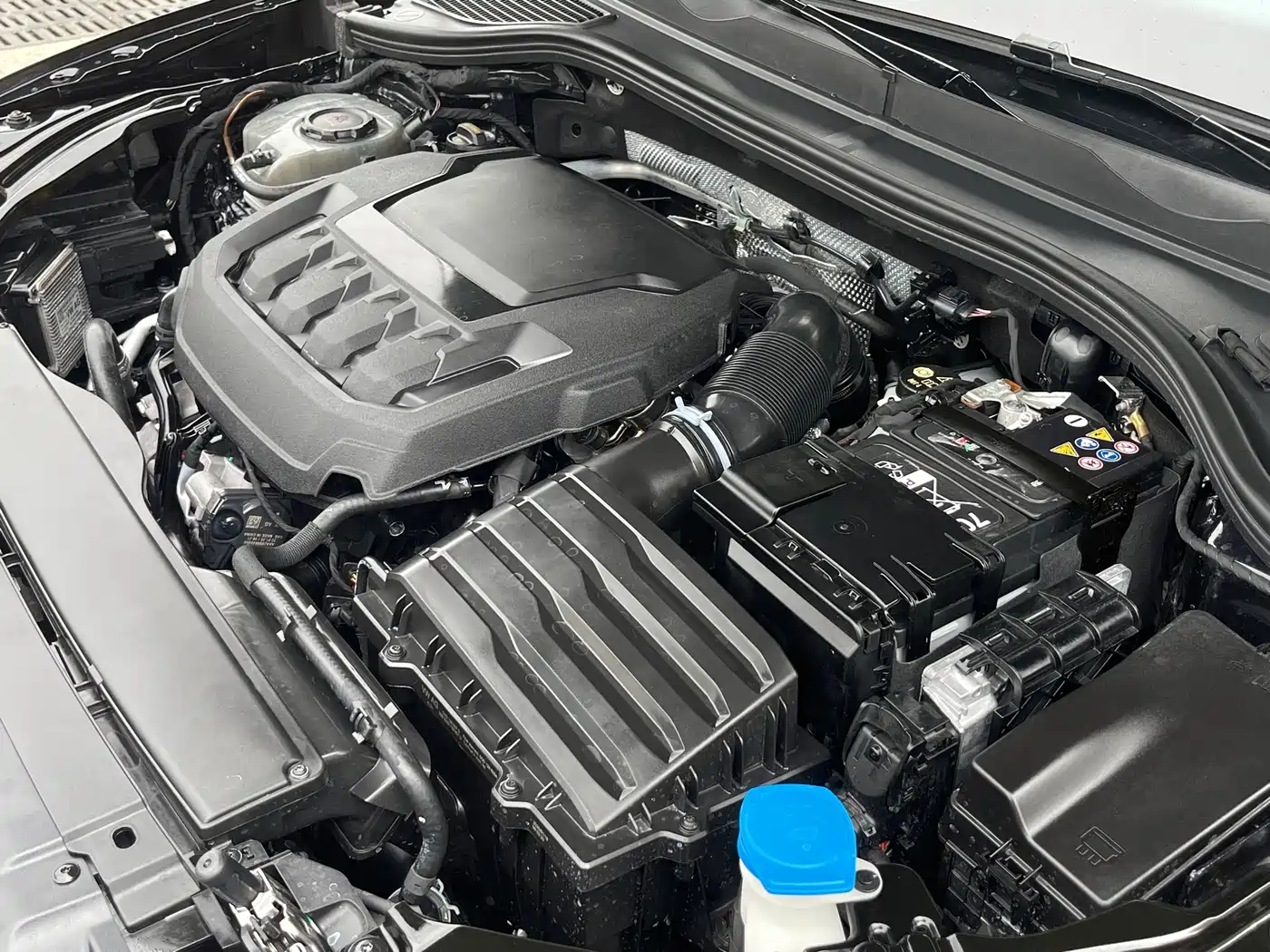 Volkswagen Passat 2025 Pro 380TSI Dragon Fortune Edition фото 49