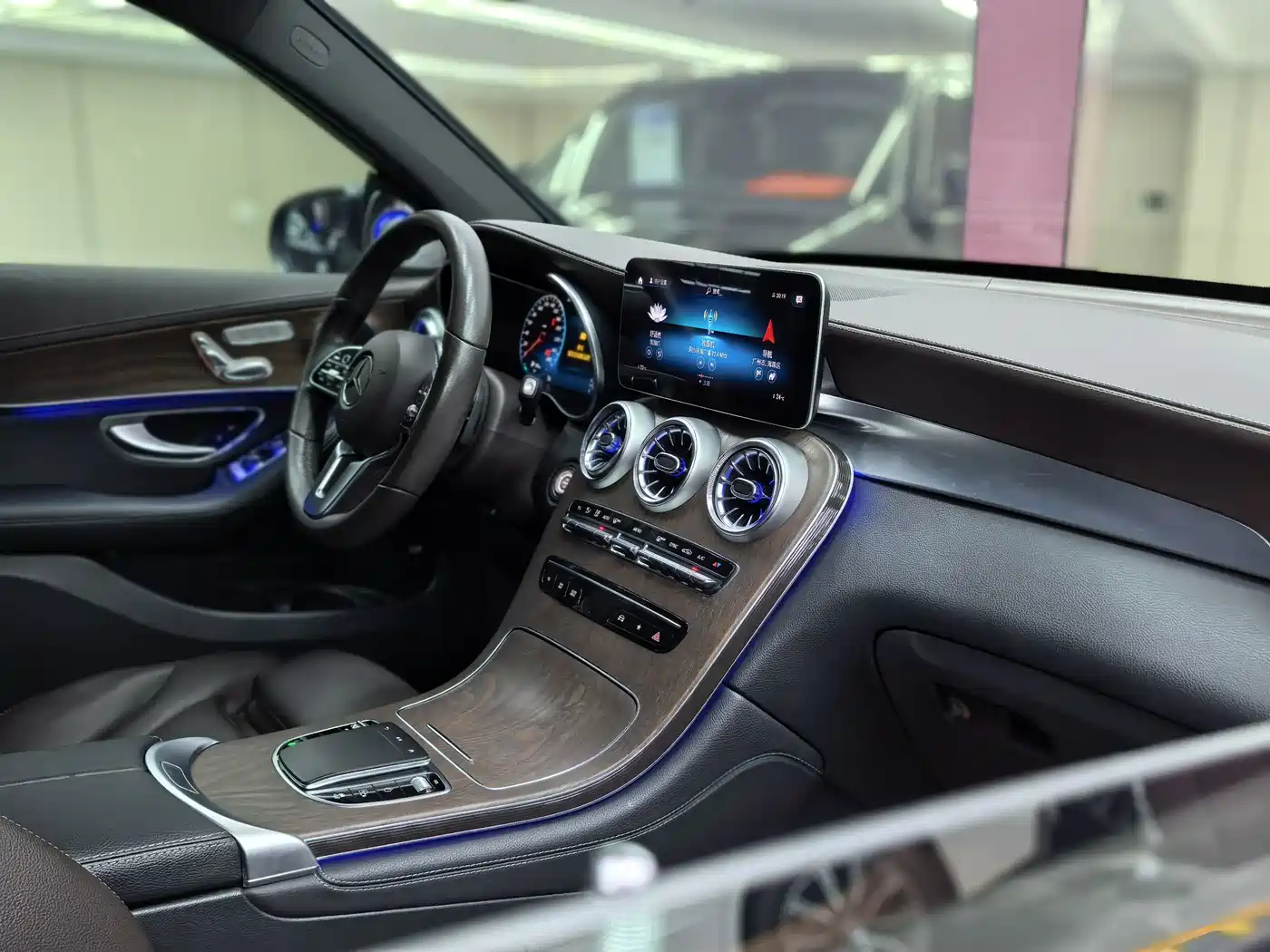 Mercedes-Benz GLC 2020 Facelift GLC 260 L 4MATIC Luxury фото 29