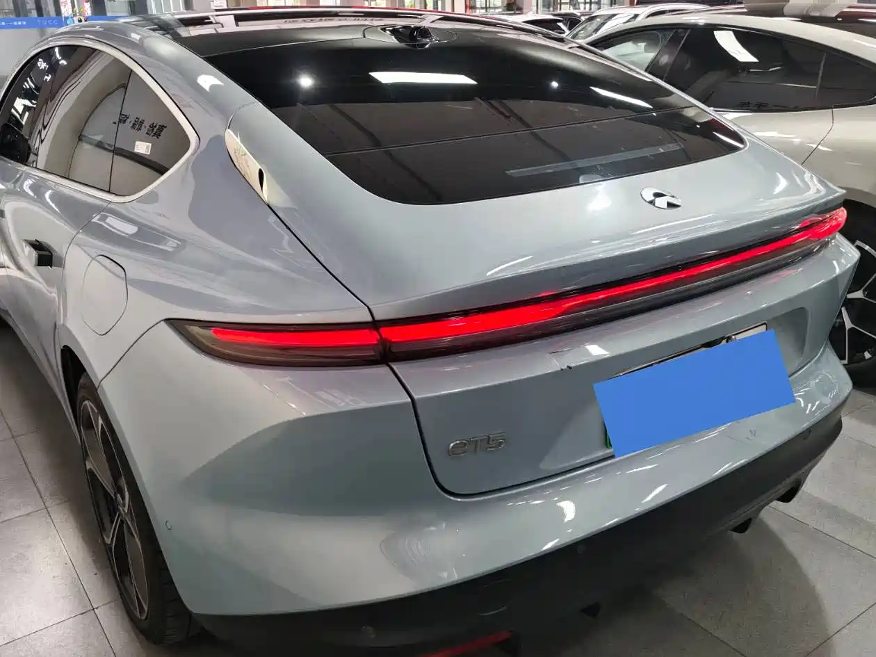 NIO NIO ET5