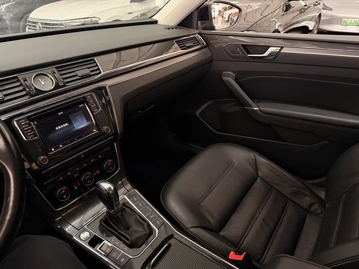 Volkswagen Passat 2016 330TSI DSG Executive Edition фото 8