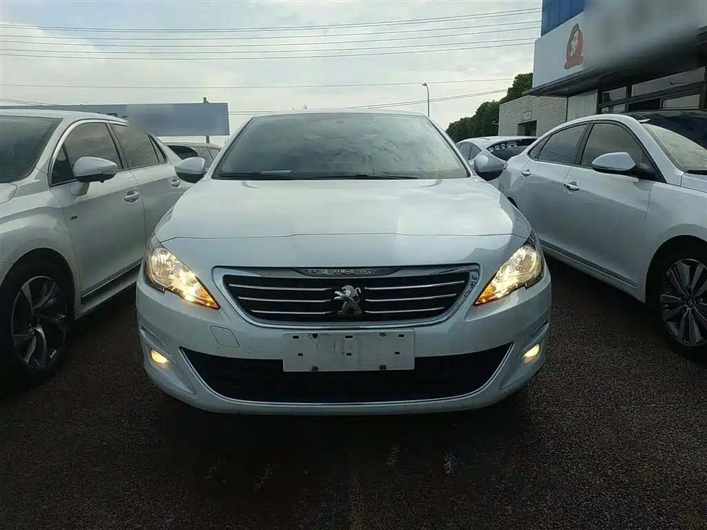 Peugeot 408 2016 1.6T Automatic Luxury Edition фото 3