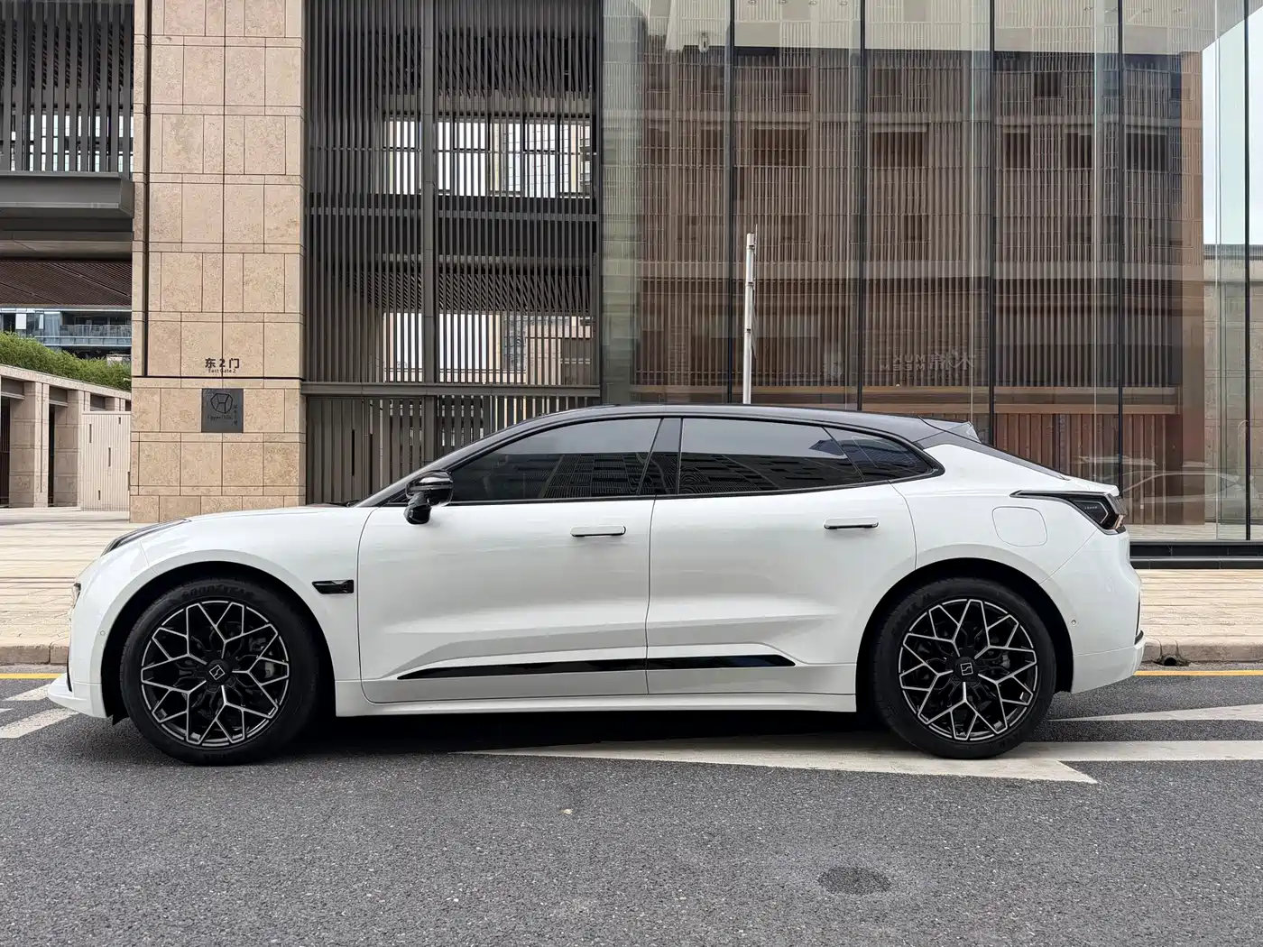 ZEEKR EXTREME KRYPTON 001