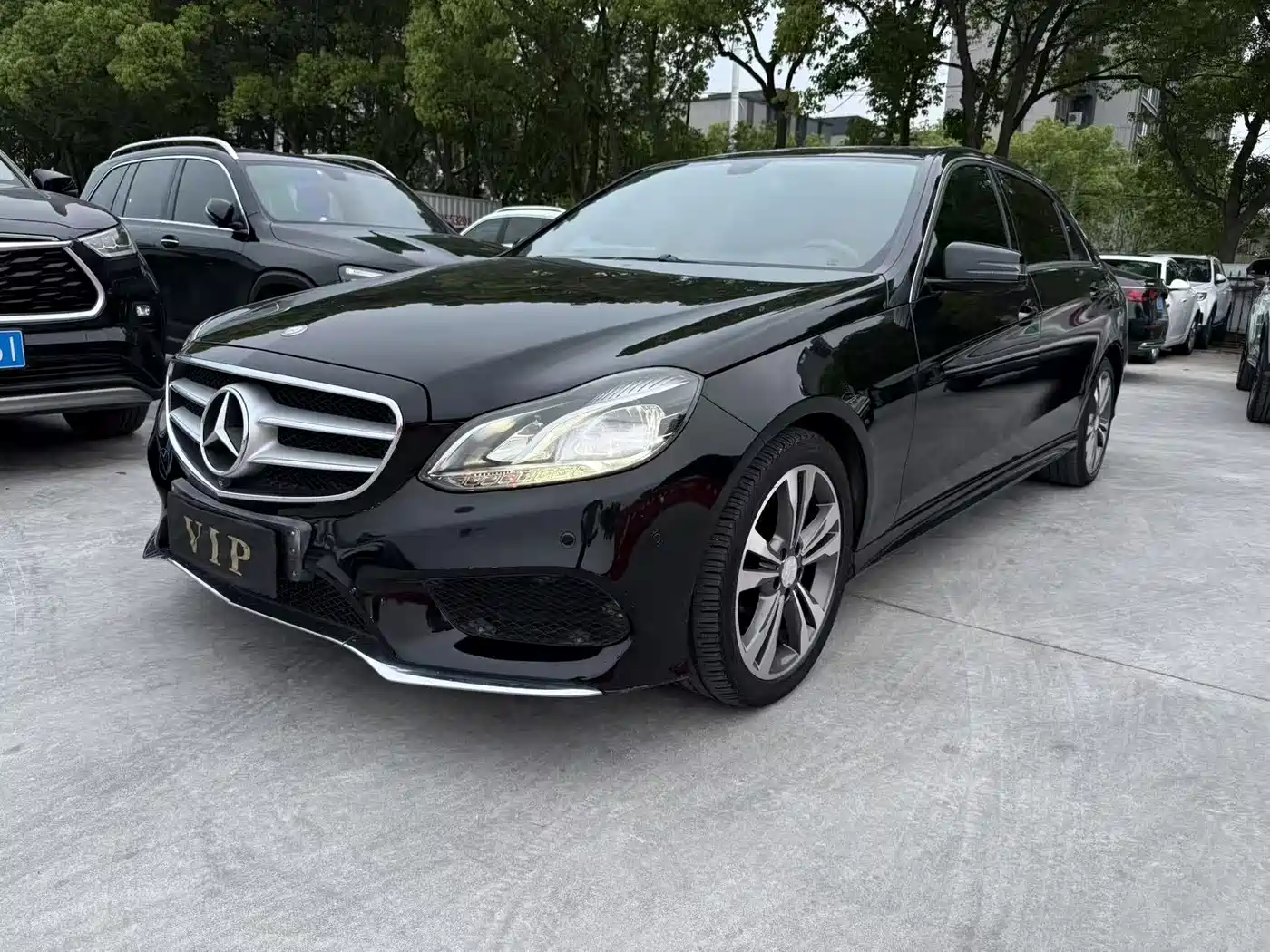 Mercedes-Benz E-Class 2013 E 300 L Fashion фото 3
