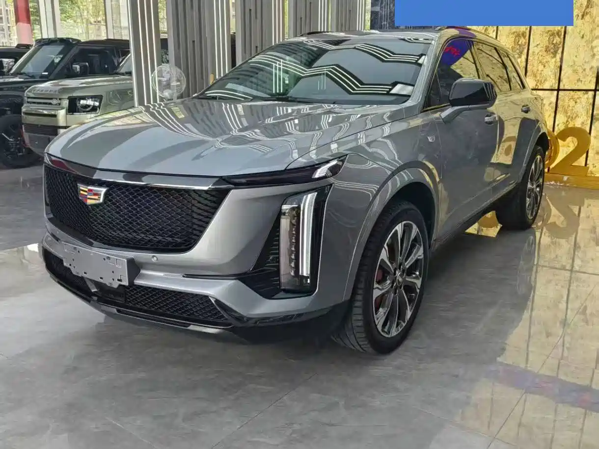 Фото 1 - Cadillac XT5