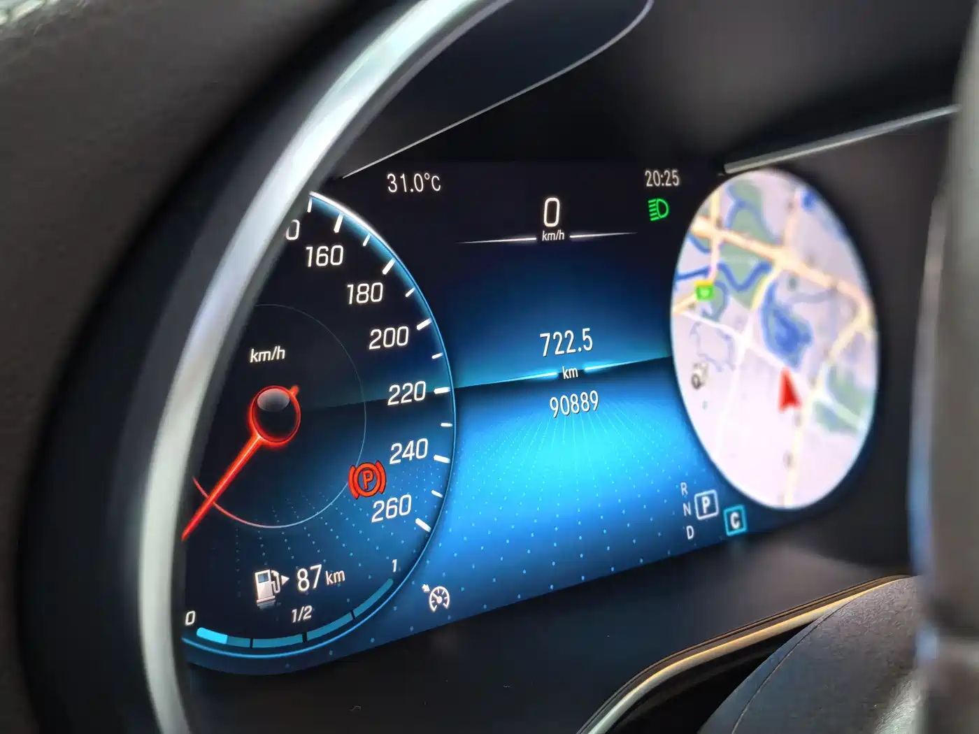 Mercedes-Benz GLC 2020 Facelift GLC 260 L 4MATIC Luxury фото 16