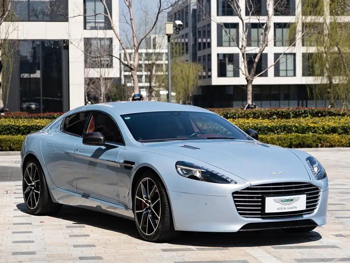 ASTON MARTIN RAPIDE