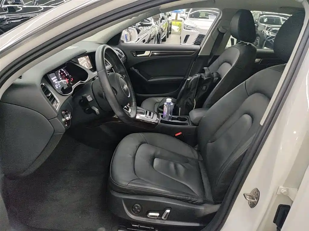 Audi A4L 2016 35 TFSI Automatic Comfort фото 15