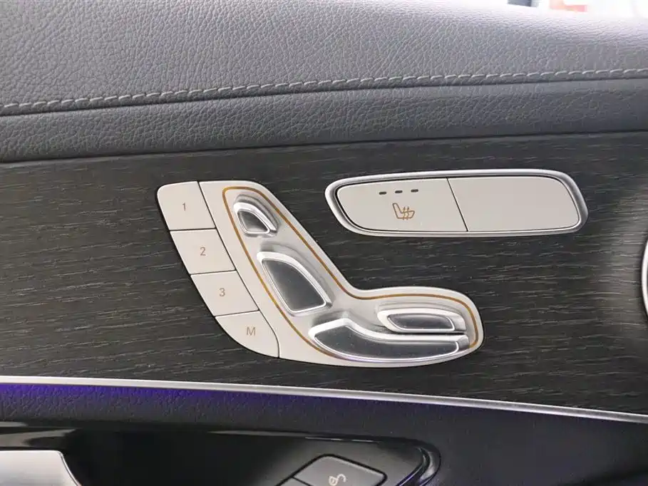 Mercedes-Benz GLC Coupe 2020 GLC 300 4MATIC Coupe SUV фото 14