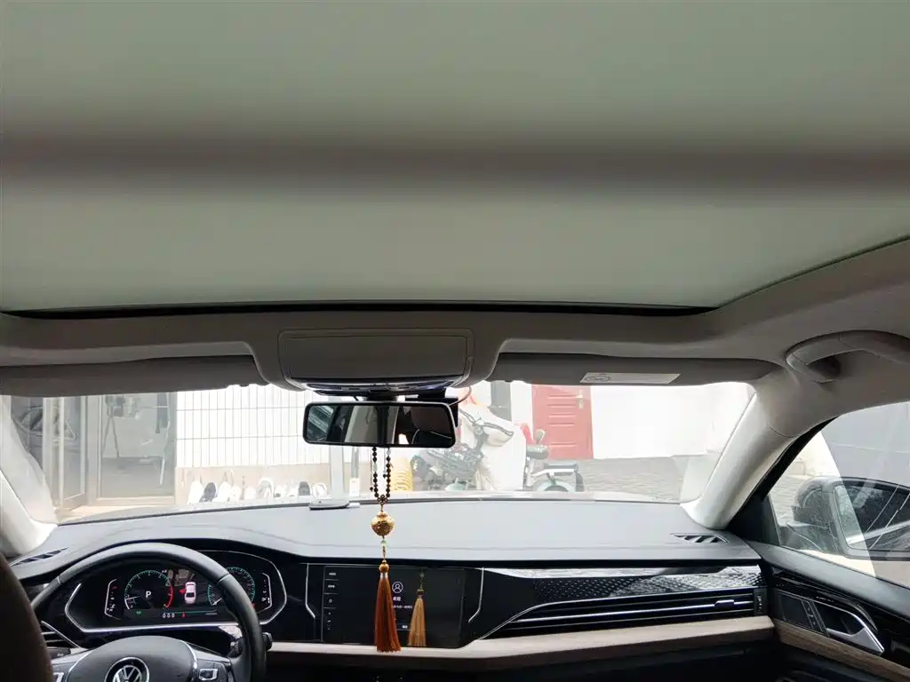 Volkswagen Passat 2020 Facelift 330TSI Luxury China VI фото 9