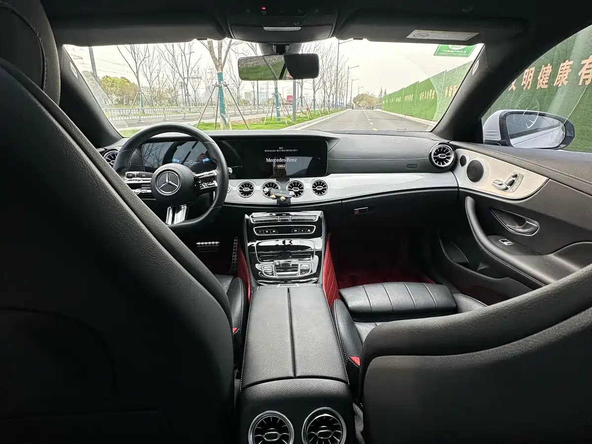 MERCEDES-BENZ E CLASS