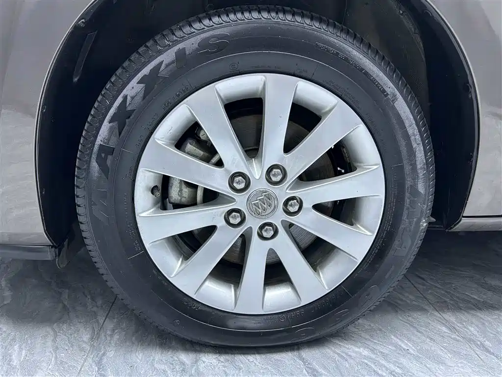 Buick GL8 2011 2.4L CT Luxury Business Comfort Edition фото 9