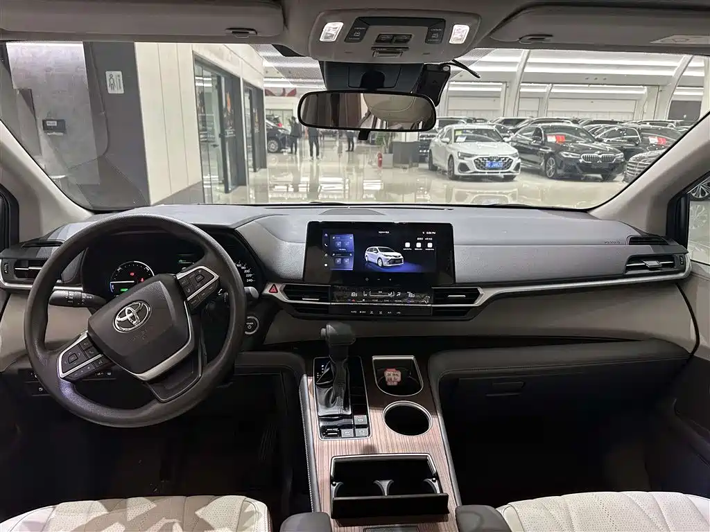 TOYOTA SIENNA