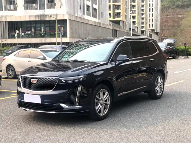 CADILLAC XT6