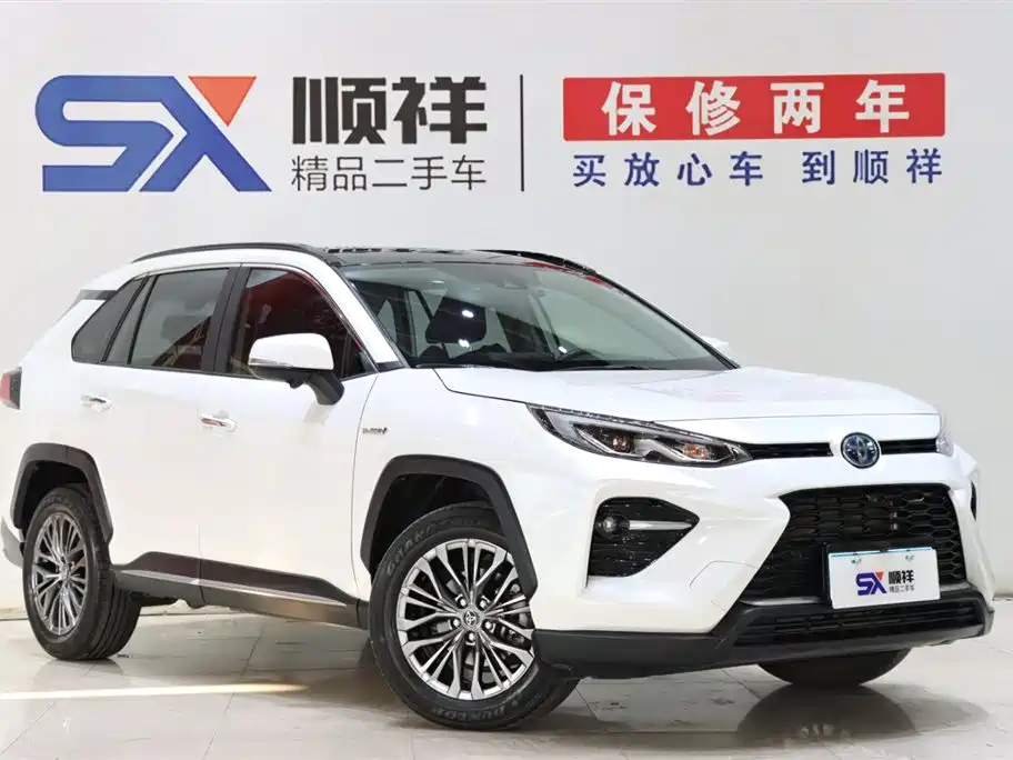 Toyota Wildlander 2023 Hybrid 2.5L E-CVT AWD Premium Edition фото 3