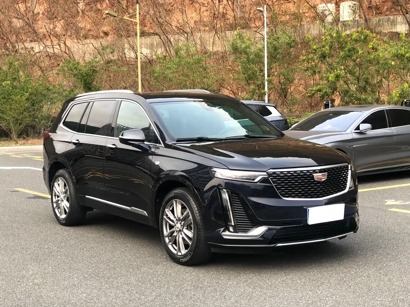 CADILLAC XT6
