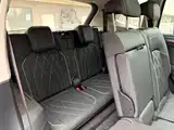Photo 13 - Volkswagen Tiguan L