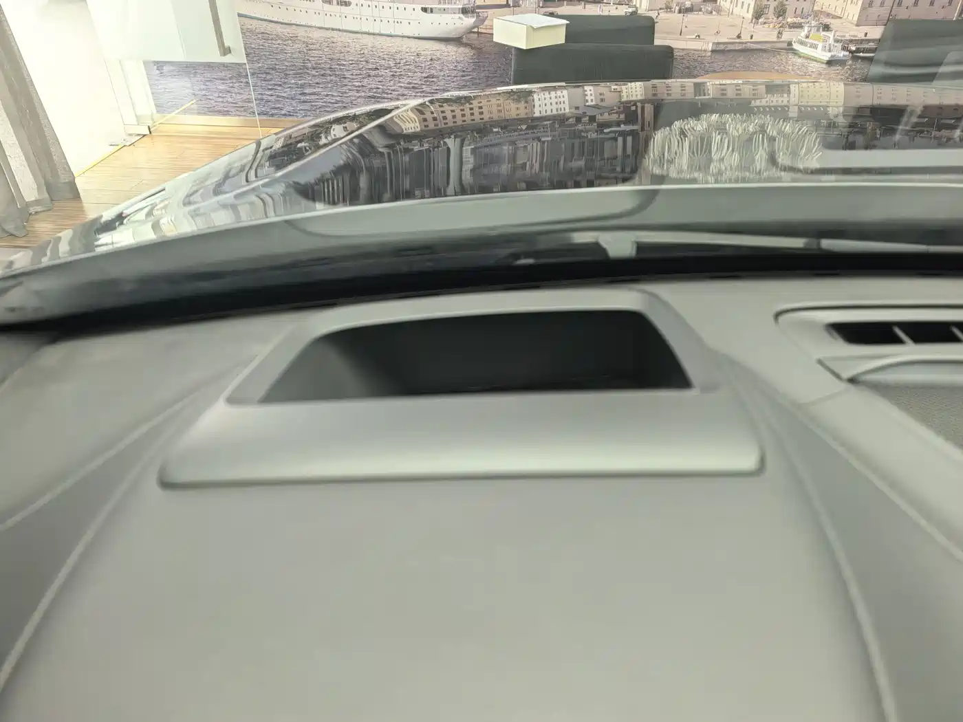 VOLVO XC90 PLUG-IN HYBRID