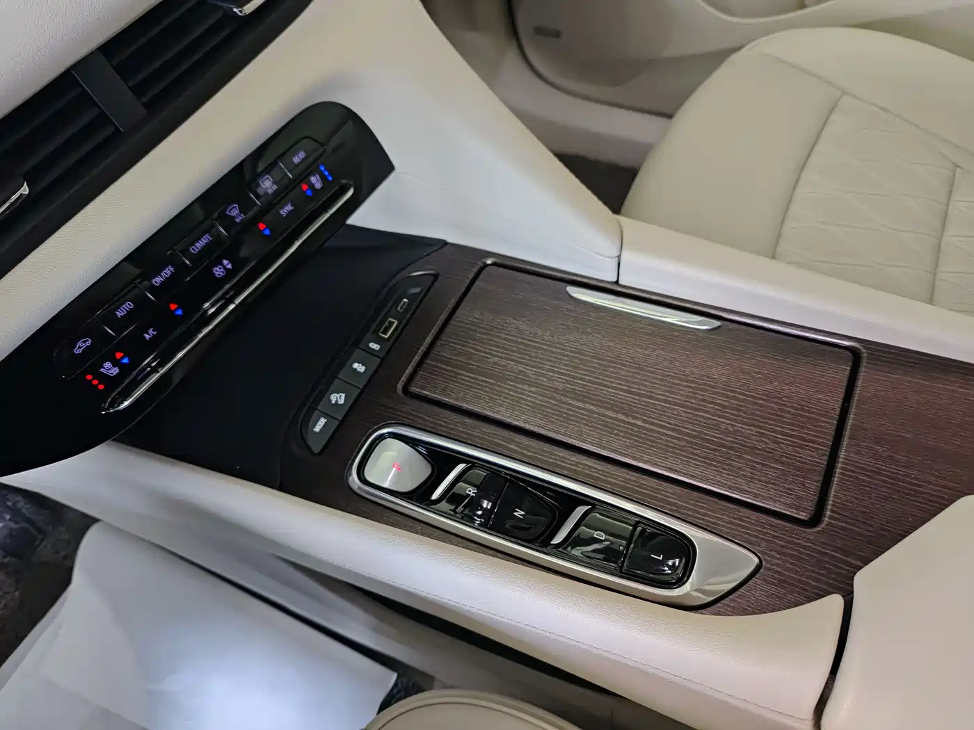 Buick Enclave 2020 28T 4WD Avenir фото 16